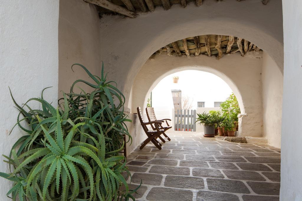 Castro Hotel Folegandros Island Exterior photo