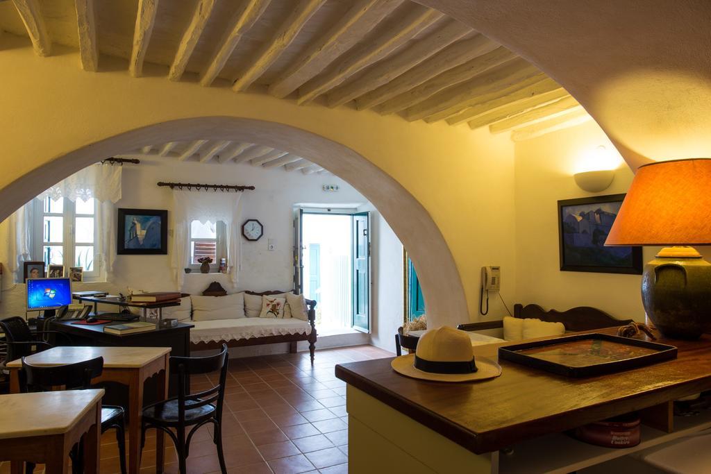 Castro Hotel Folegandros Island Exterior photo